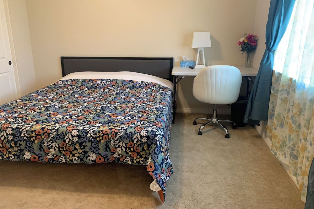 Photo of Bedroom in Alessandro Heights