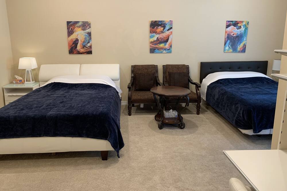 Photo of Bedroom in Alessandro Heights