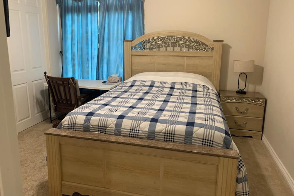 Photo of Bedroom in Alessandro Heights