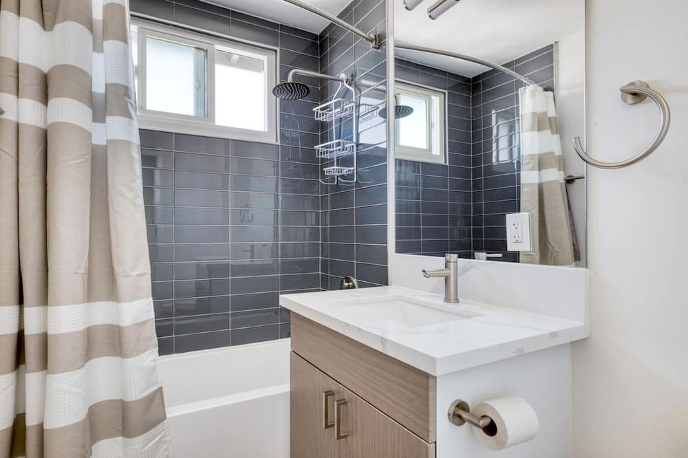Photo of Bathroom in North Redondo