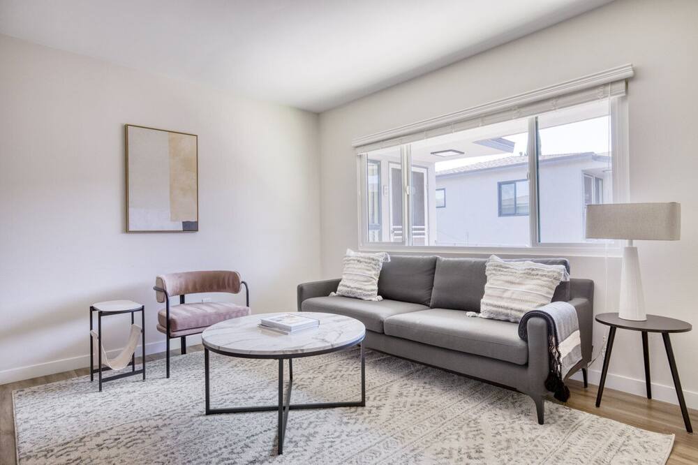 Photo of Livingroom in North Redondo