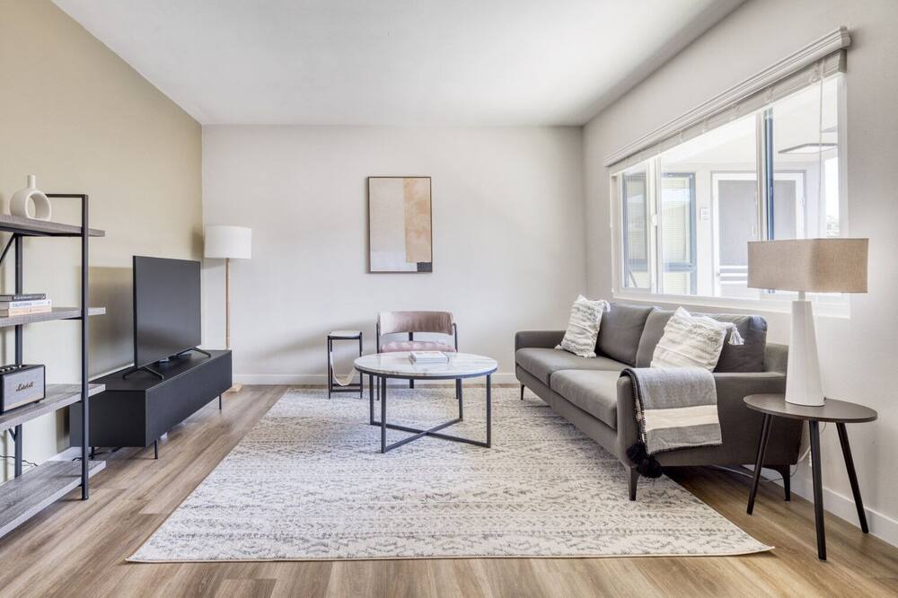 Photo of Livingroom in North Redondo