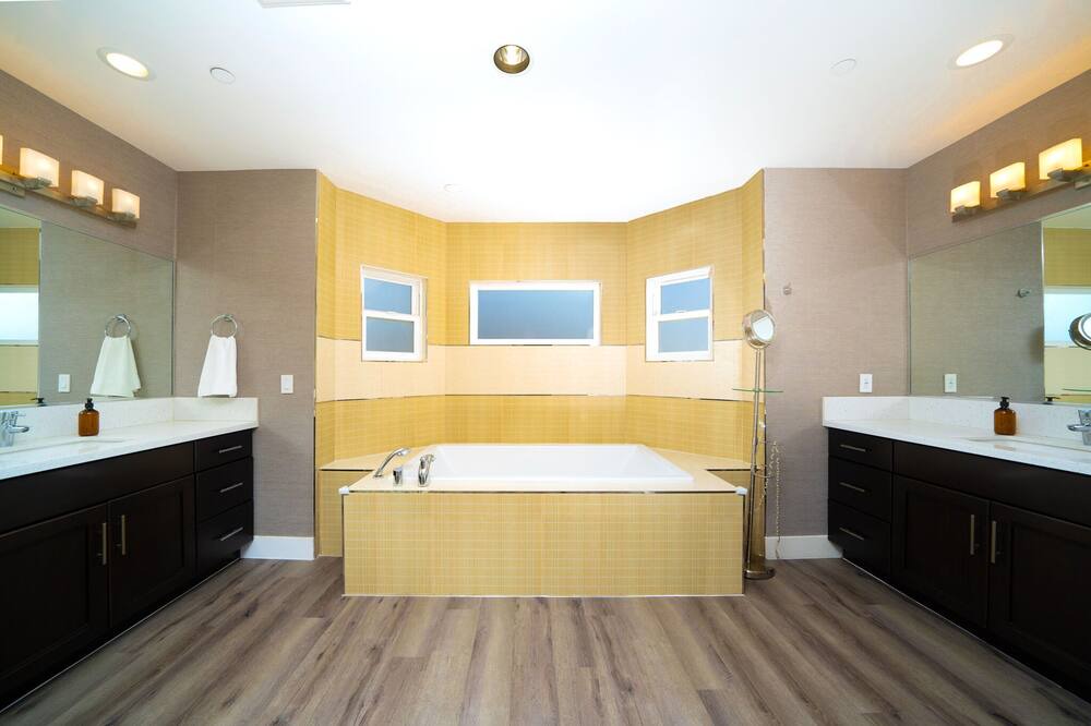 Photo of Bathroom in Fountain Valley