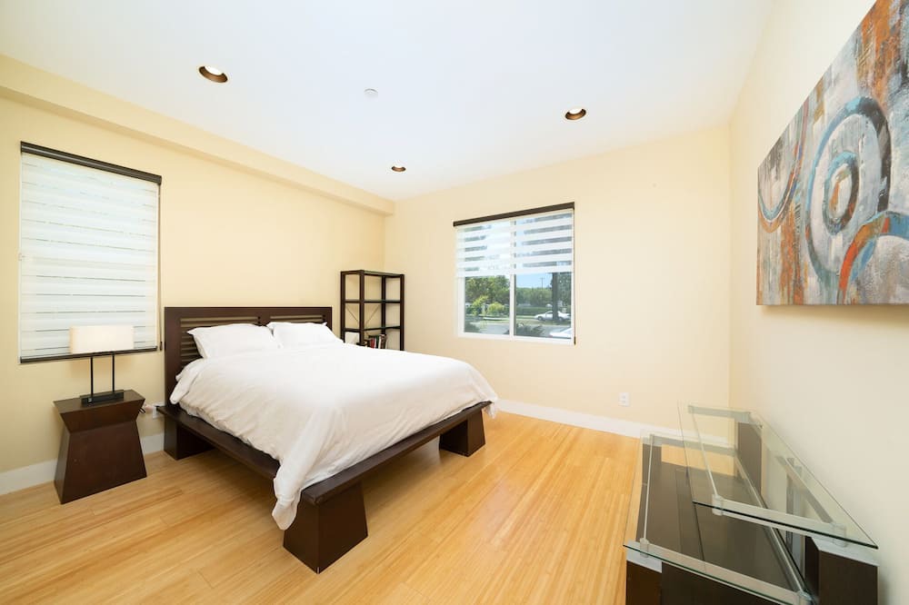 Photo of Bedroom in Fountain Valley