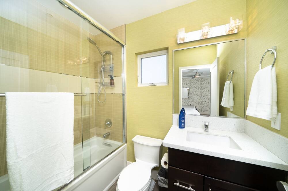 Photo of Bathroom in Fountain Valley