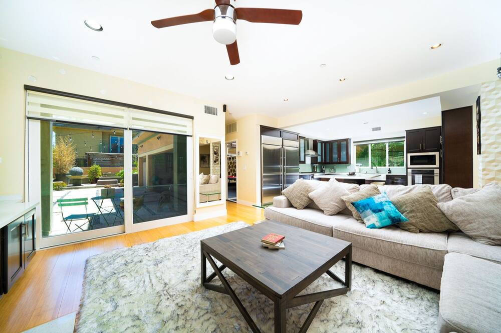 Photo of Livingroom in Fountain Valley