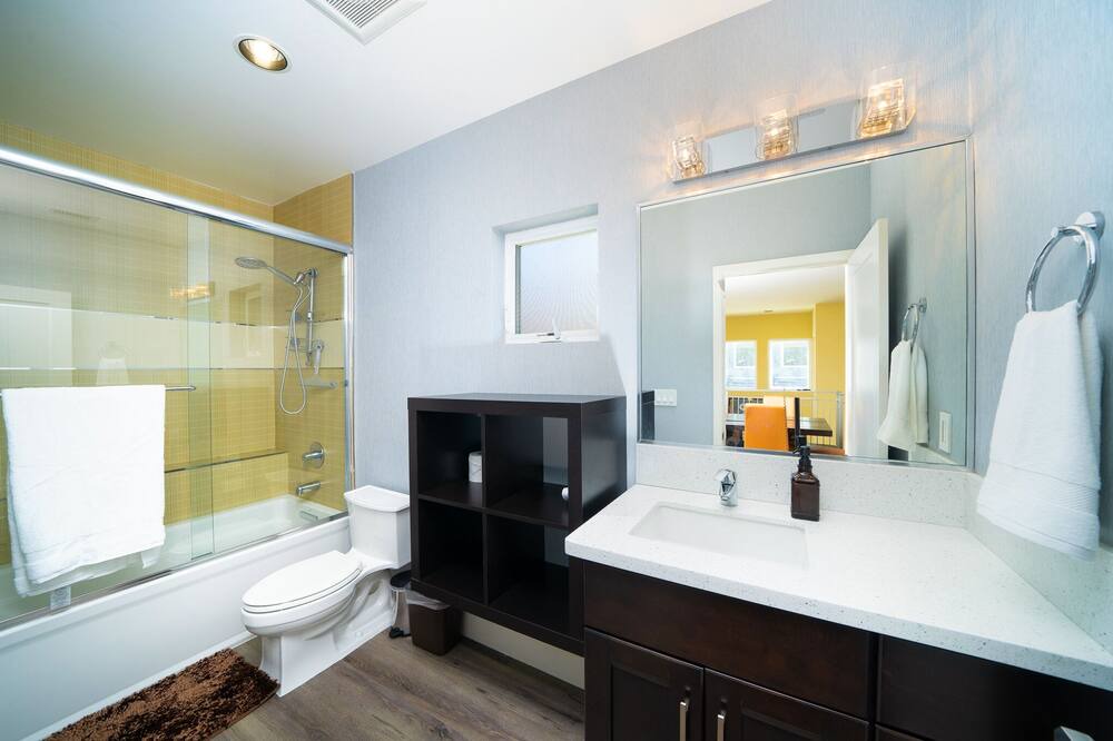 Photo of Bathroom in Fountain Valley