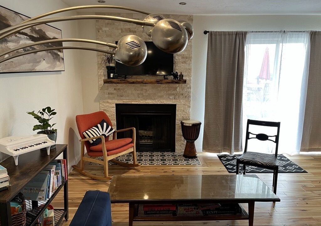 Photo of Livingroom in Alamitos Beach