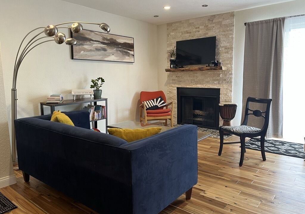 Photo of Livingroom in Alamitos Beach