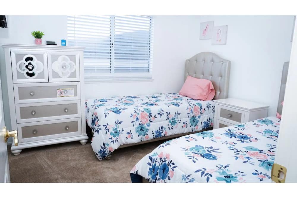 Photo of Bedroom in Harbor