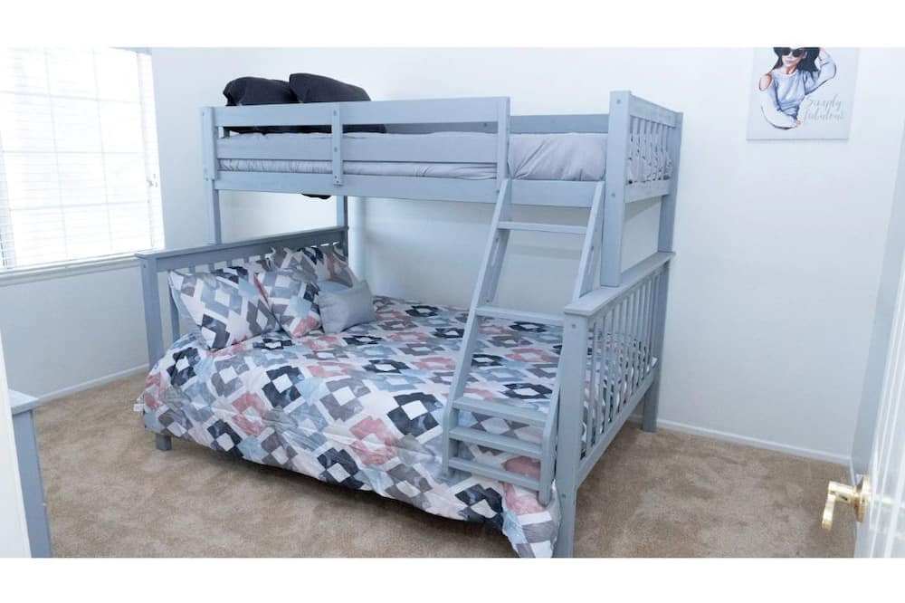 Photo of Bedroom in Harbor