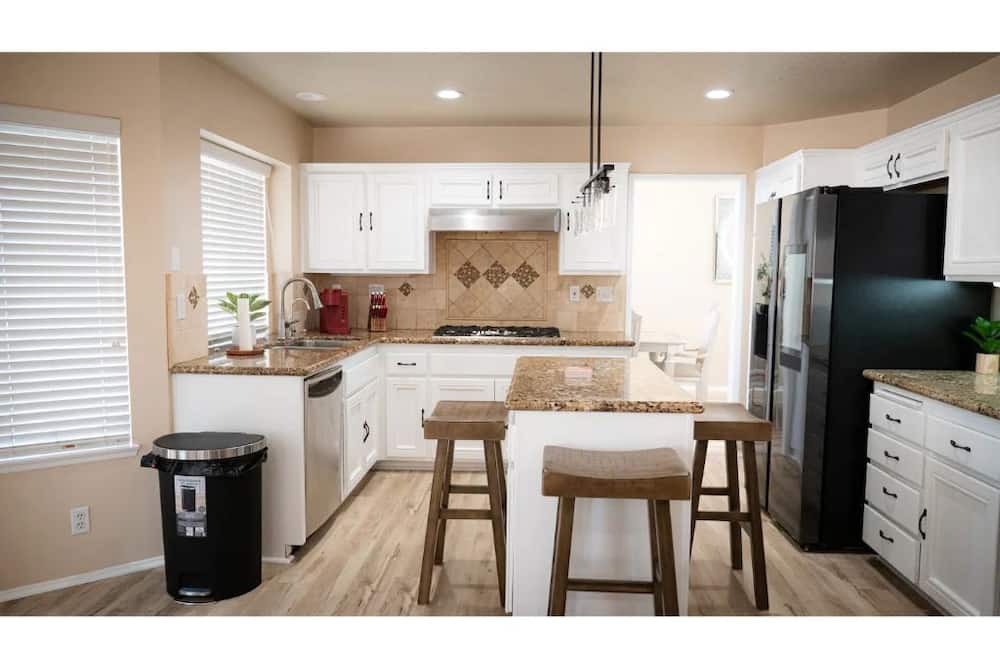 Photo of Kitchen in Harbor