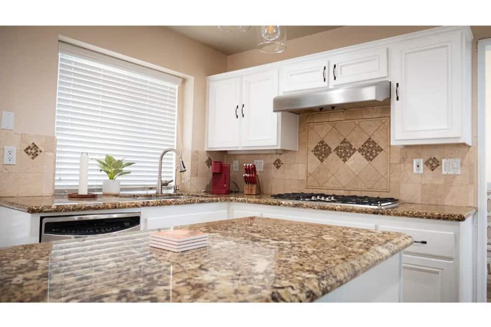 Photo of Kitchen in Harbor
