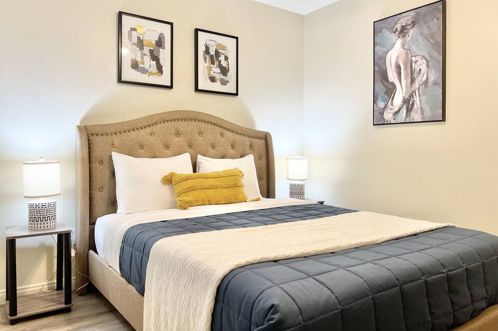 Photo of Bedroom in Rosedale