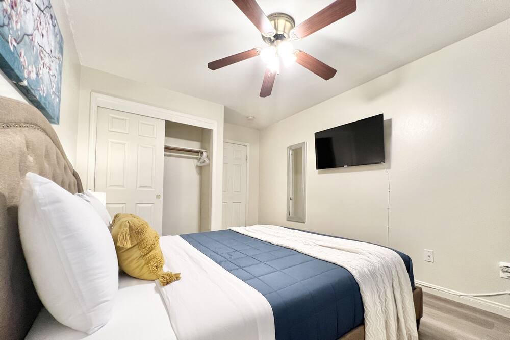 Photo of Bedroom in Rosedale