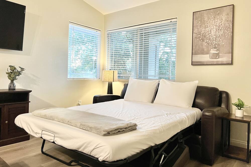 Photo of Bedroom in Rosedale