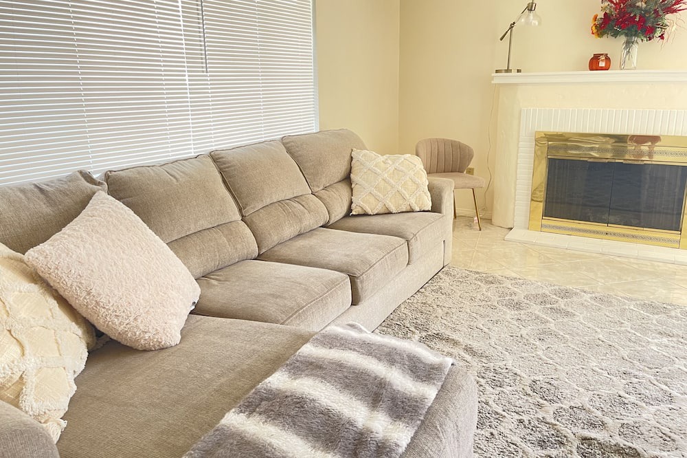 Photo of Livingroom in Loma Linda
