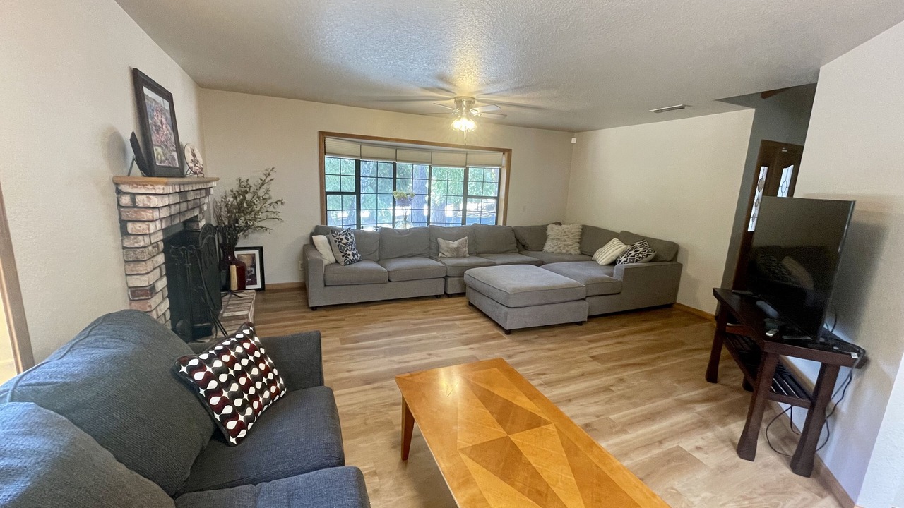 Photo of Livingroom in Twain Harte
