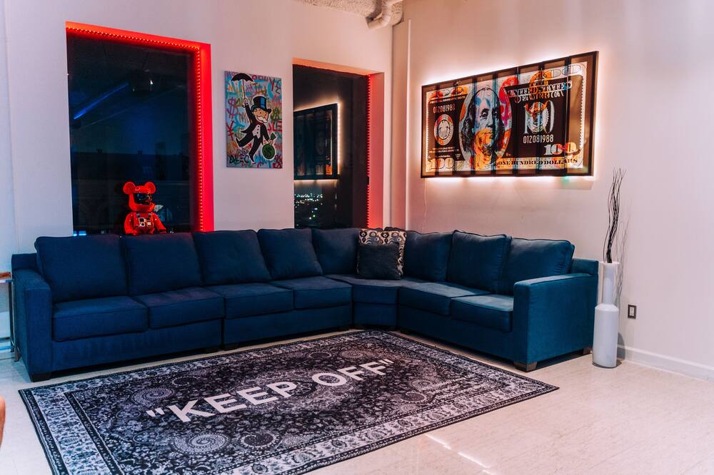 Photo of Livingroom in Downtown