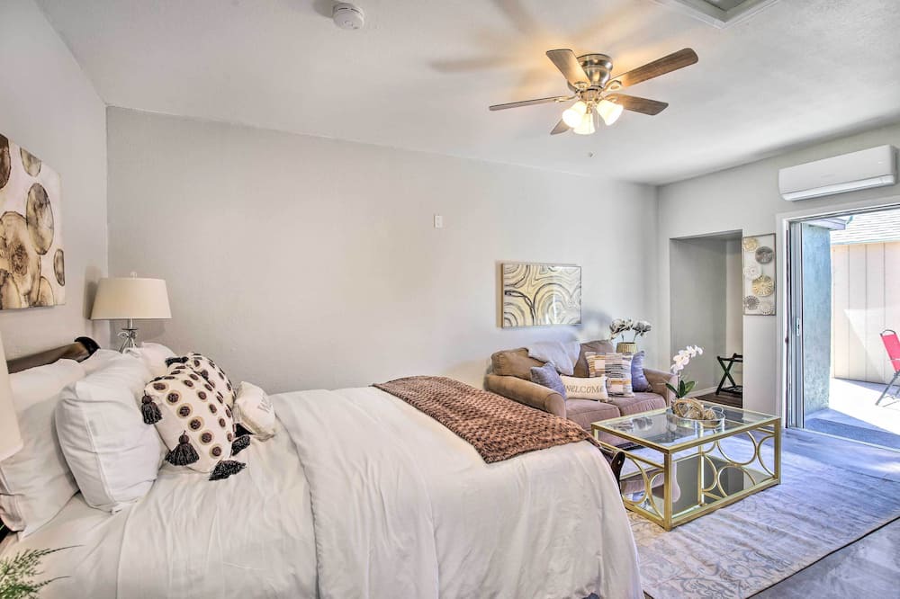 Photo of Bedroom in Compton