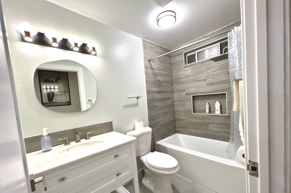 Photo of Bathroom in Atwater Village