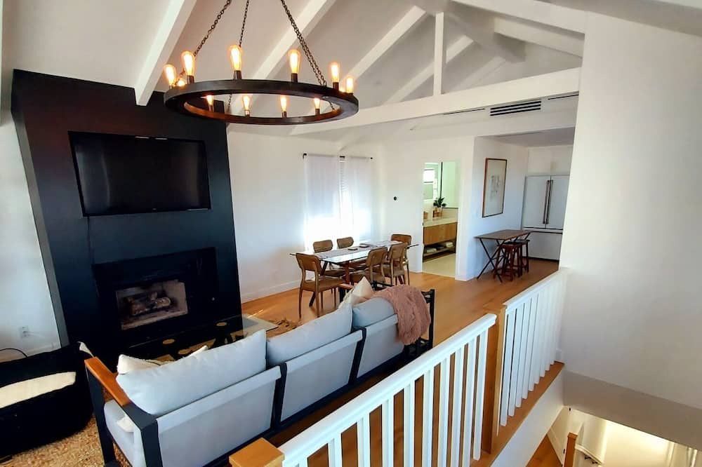 Photo of Livingroom in Peninsula