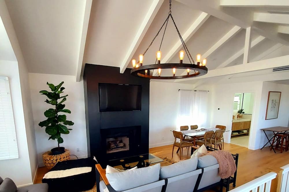 Photo of Livingroom in Peninsula