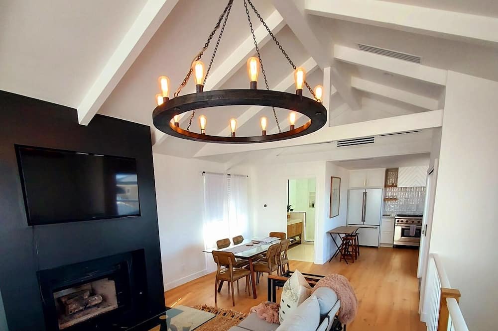 Photo of Livingroom in Peninsula