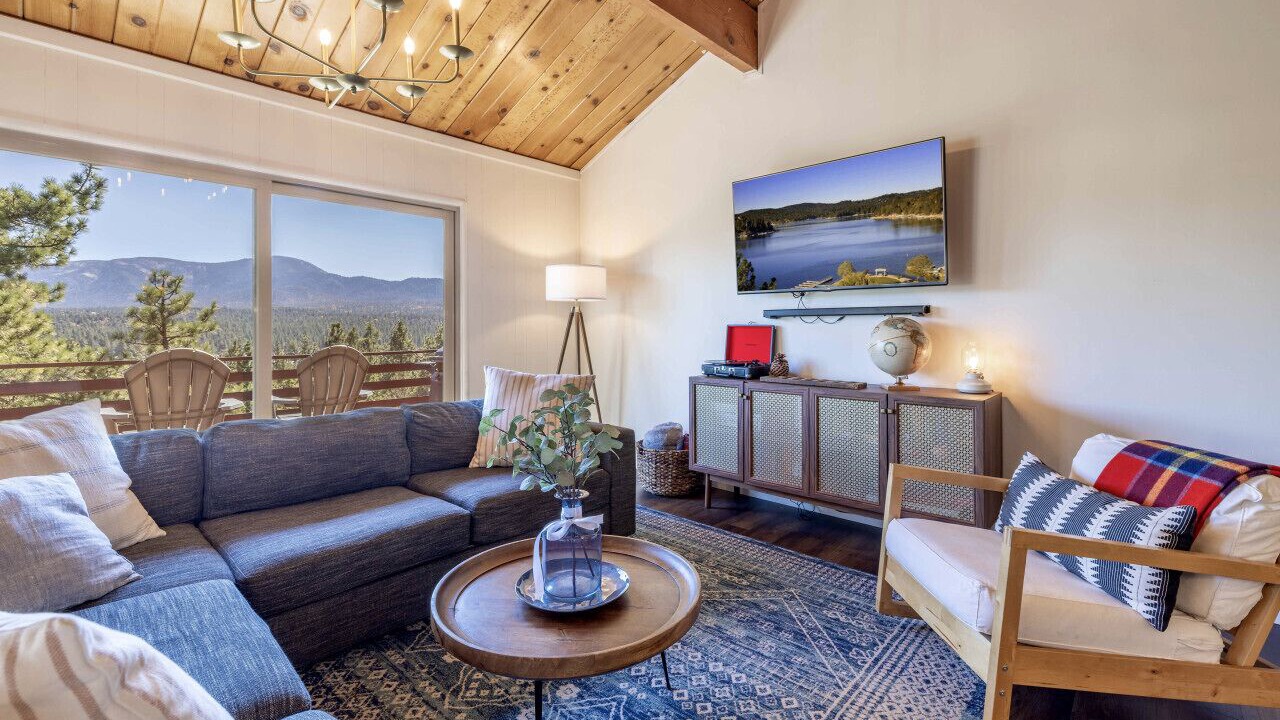 Photo of Livingroom in Whispering Forest