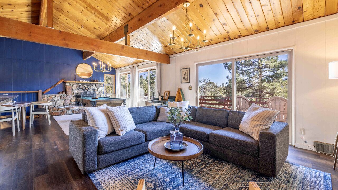Photo of Livingroom in Whispering Forest