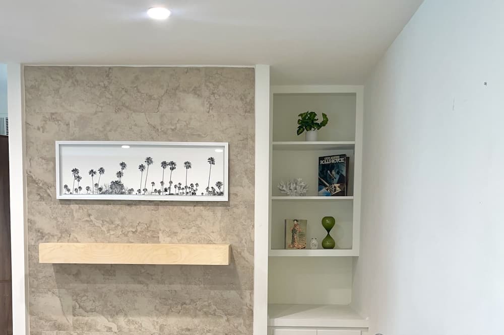 Photo of Livingroom in Lawndale