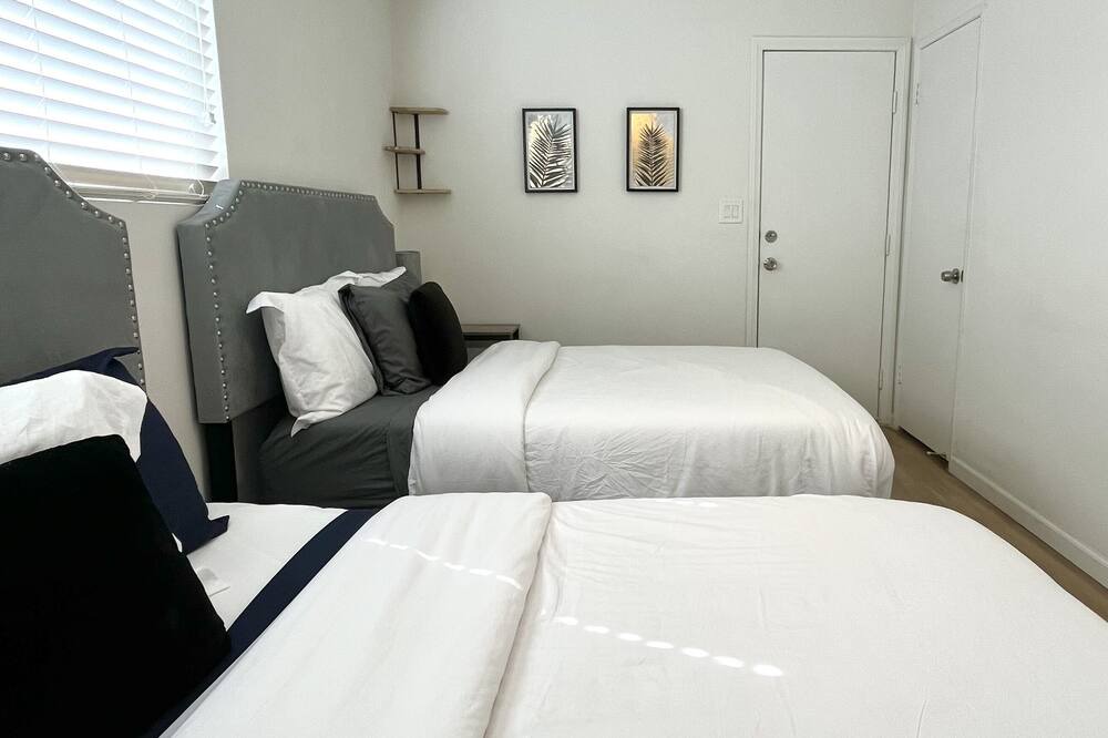 Photo of Bedroom in Lawndale