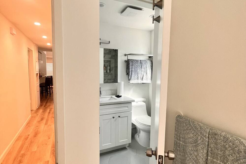 Photo of Bedroom in Lawndale