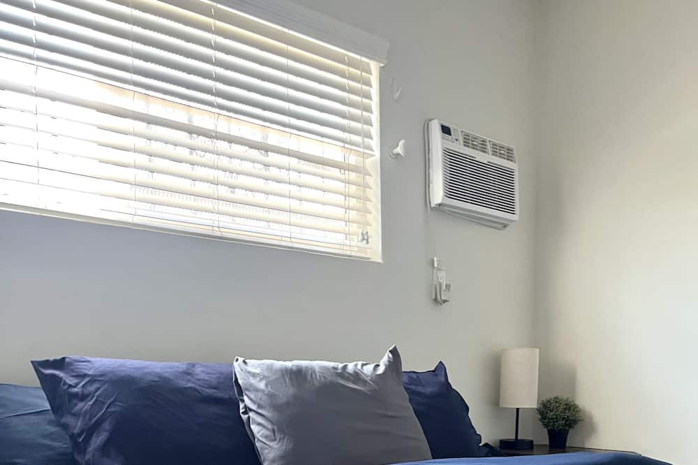 Photo of Bedroom in Lawndale