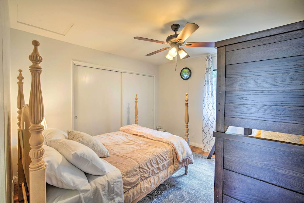 Photo of Bedroom in Crestline