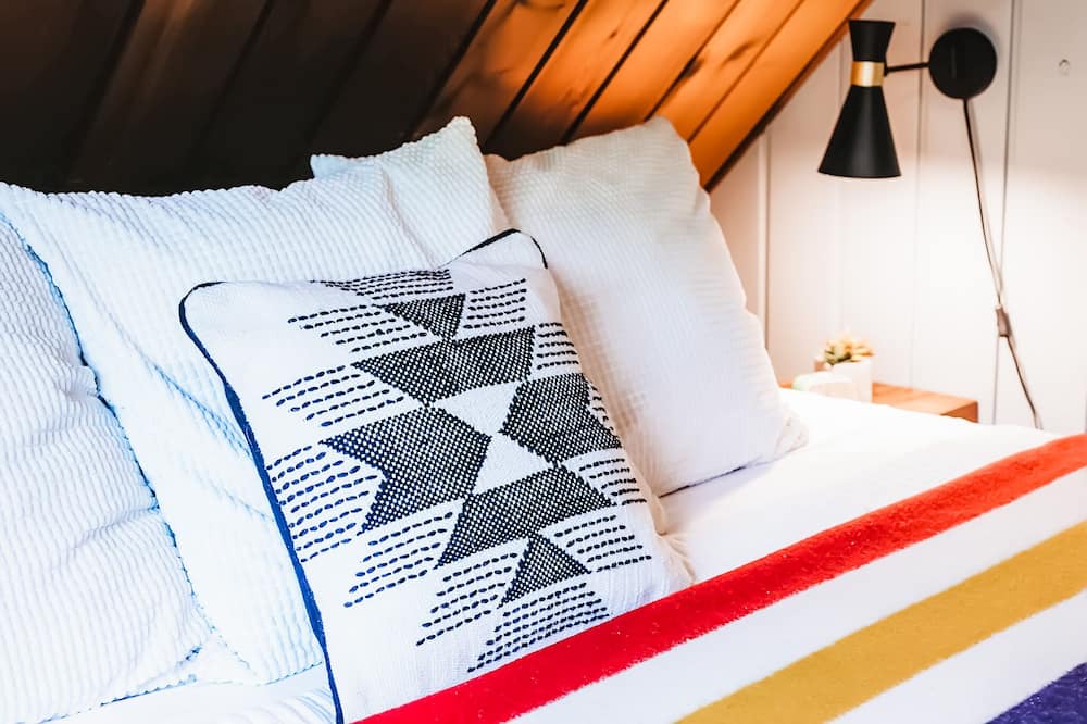Photo of Bedroom in Lake Arrowhead