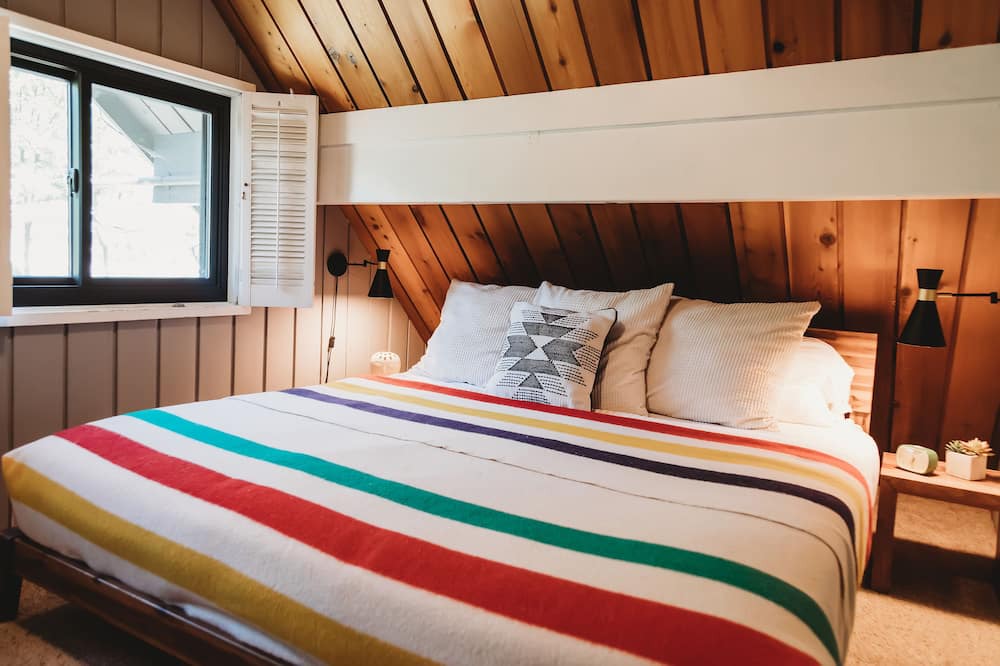 Photo of Bedroom in Lake Arrowhead