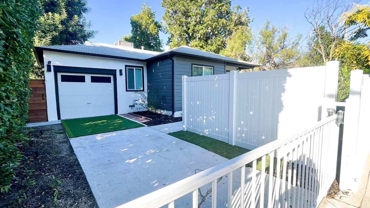Photo of Outdoor in Encino