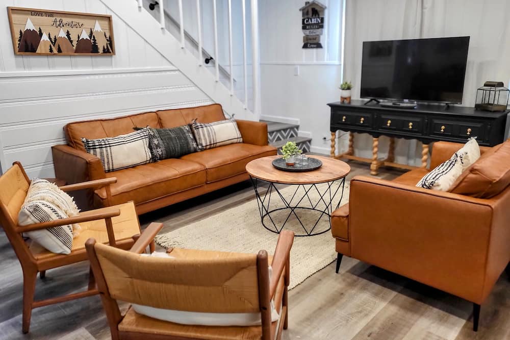 Photo of Livingroom in Cedarpines Park