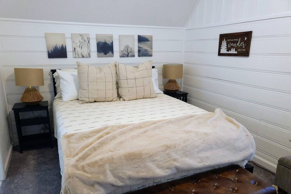 Photo of Bedroom in Cedarpines Park