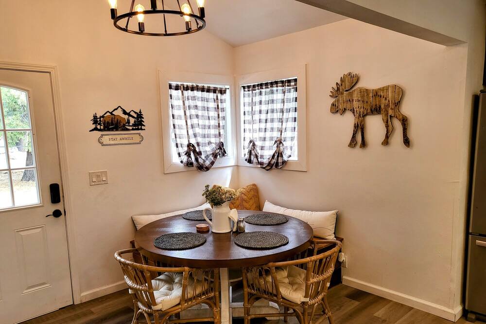 Photo of Kitchen in Cedarpines Park