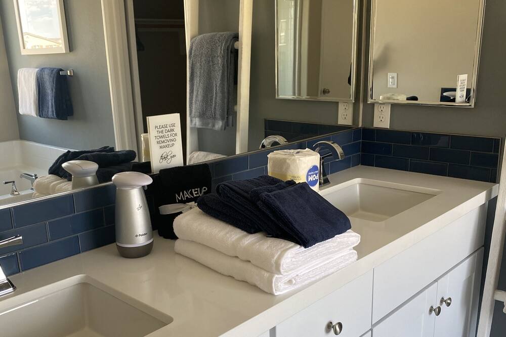 Photo of Bathroom in Palmdale