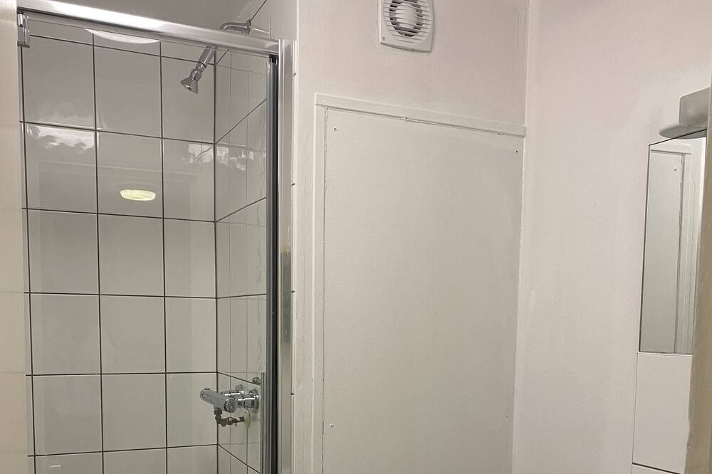 Photo of Bathroom in Cricklewood
