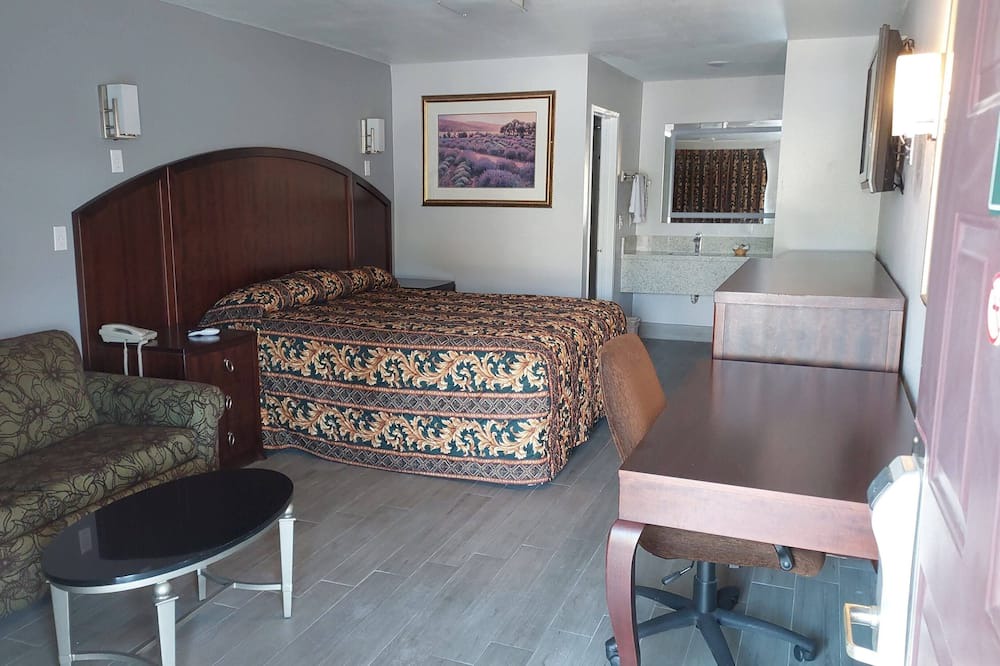 Photo of Bedroom in Norco
