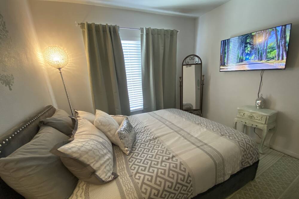 Photo of Bedroom in Simi Valley