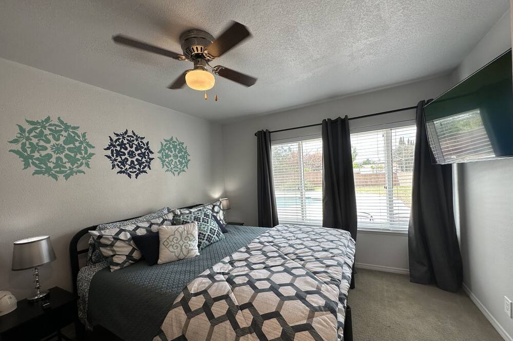 Photo of Bedroom in Simi Valley