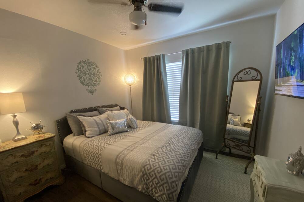 Photo of Bedroom in Simi Valley