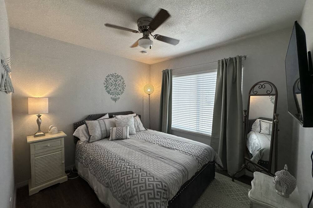 Photo of Bedroom in Simi Valley