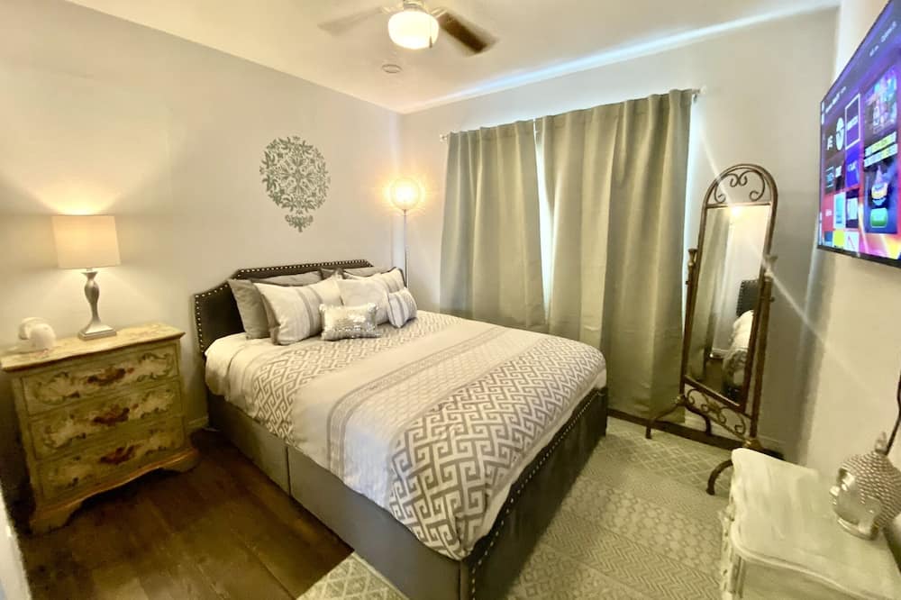 Photo of Bedroom in Simi Valley