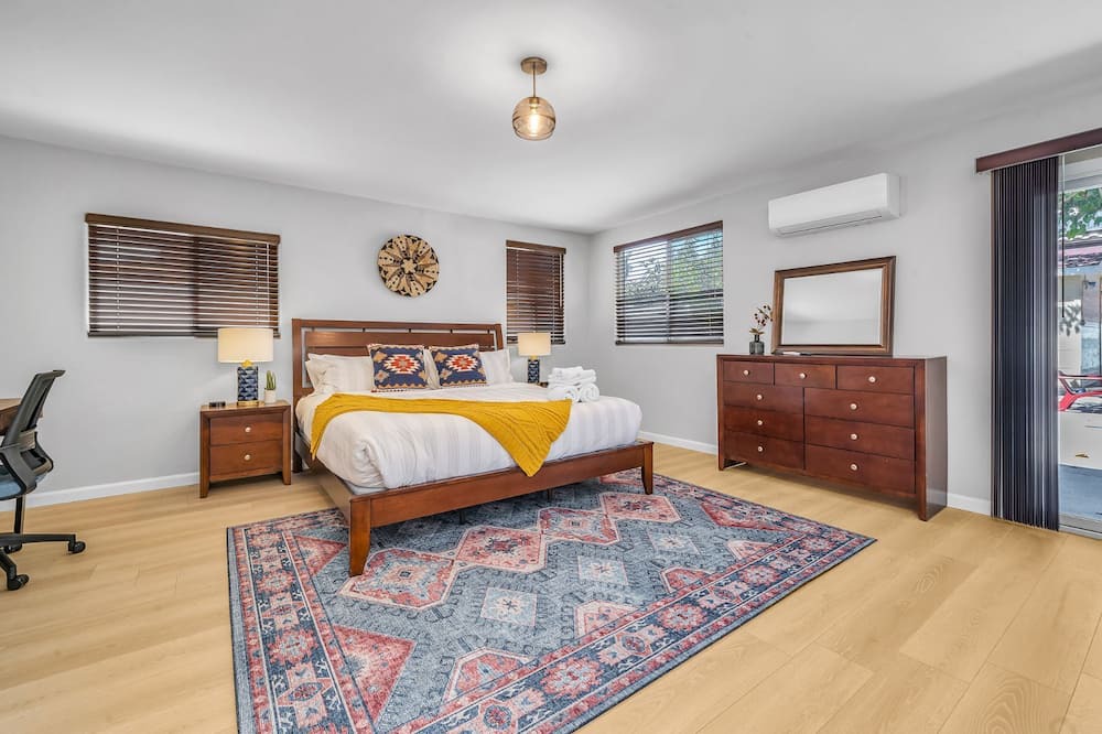 Photo of Bedroom in Lake Balboa